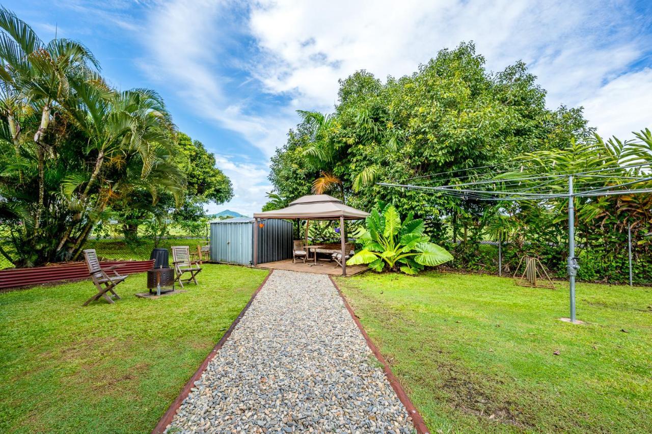 Tropical Lodge Innisfail Bagian luar foto