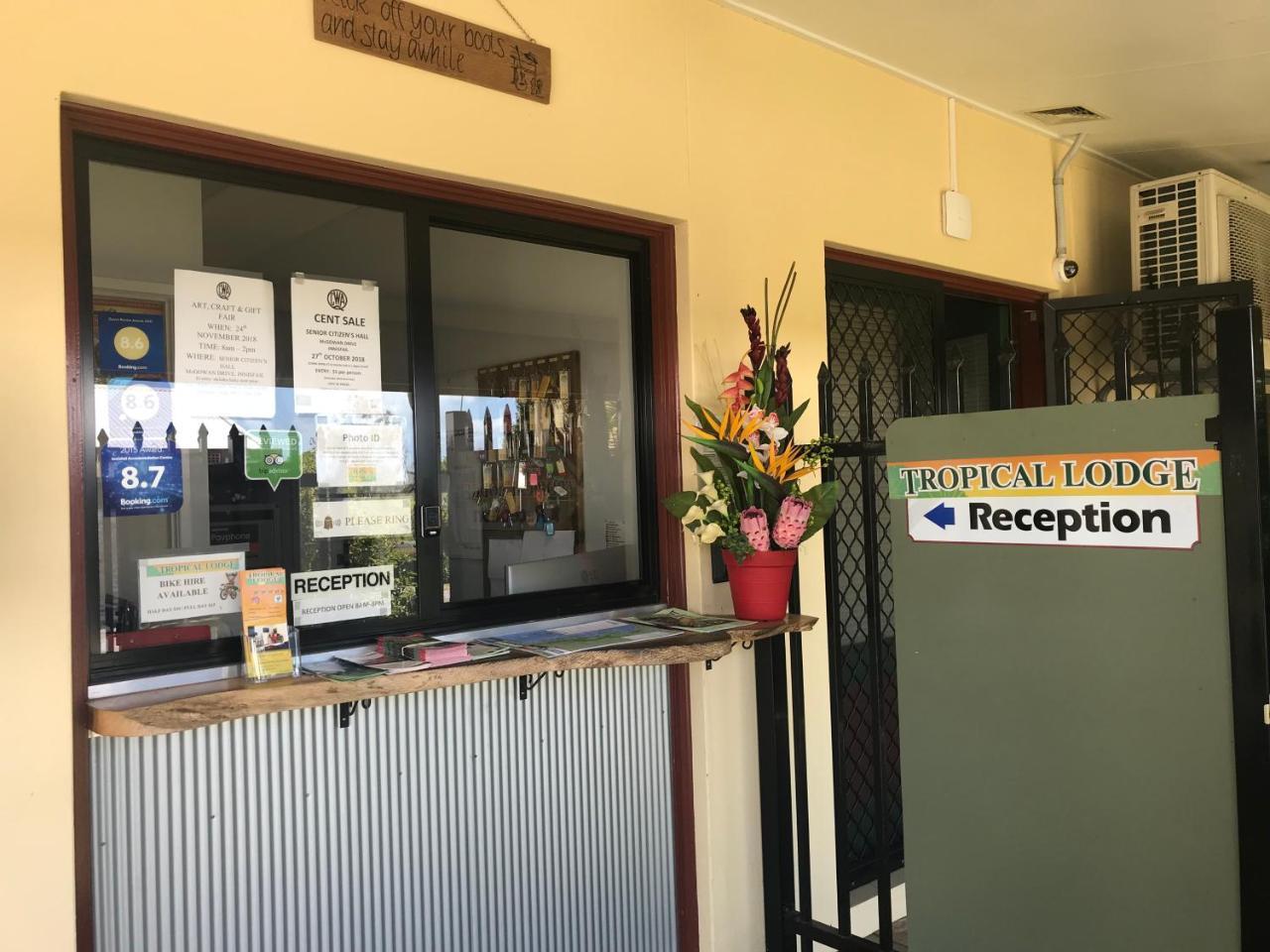 Tropical Lodge Innisfail Bagian luar foto